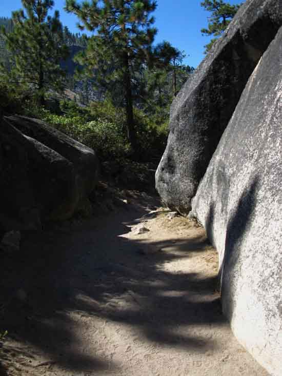 Very nice passage towards West end of Little Yosemite Valley.