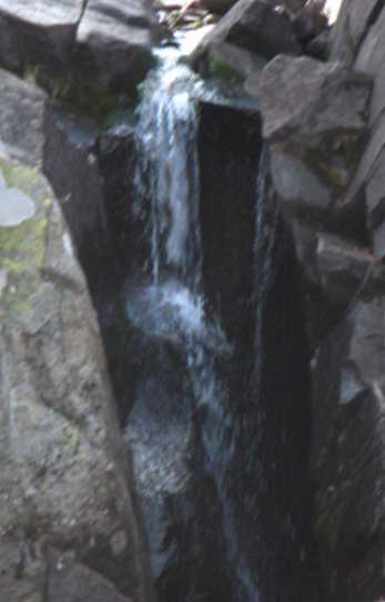 Detail of little waterfall.