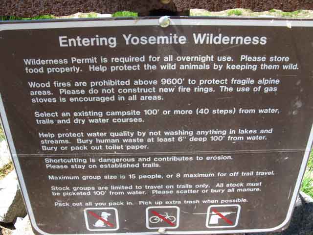 Yosemite rules posted at Dorothy Lake Pass.