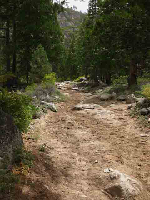 Sandy trail up from Kennedy Meadows Trailhead.