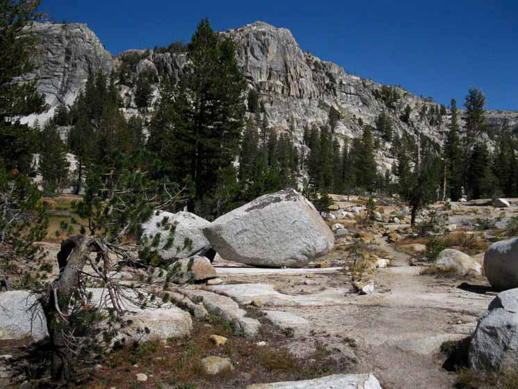 Hiking South from Smedberg Lake in Yosemite National Park