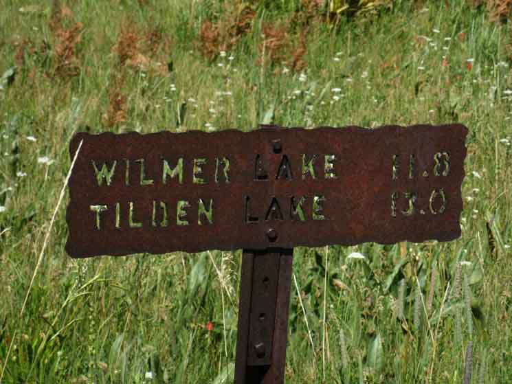 Trail junction to Tilden and Wilmer Lakes from Tilltill Valley.