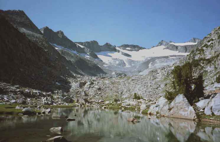 Looking into the upper-upper basin along the Tuolumne River under Mount Lyell.